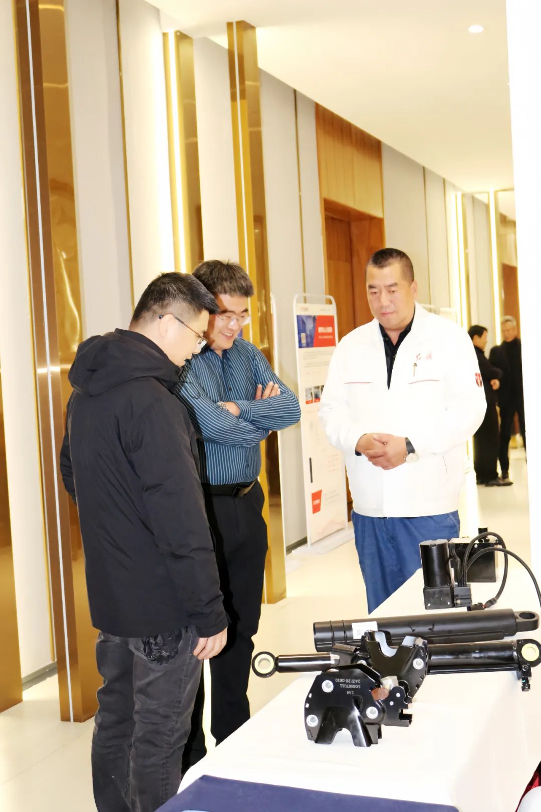 1740981619925459.jpg 5.jpg